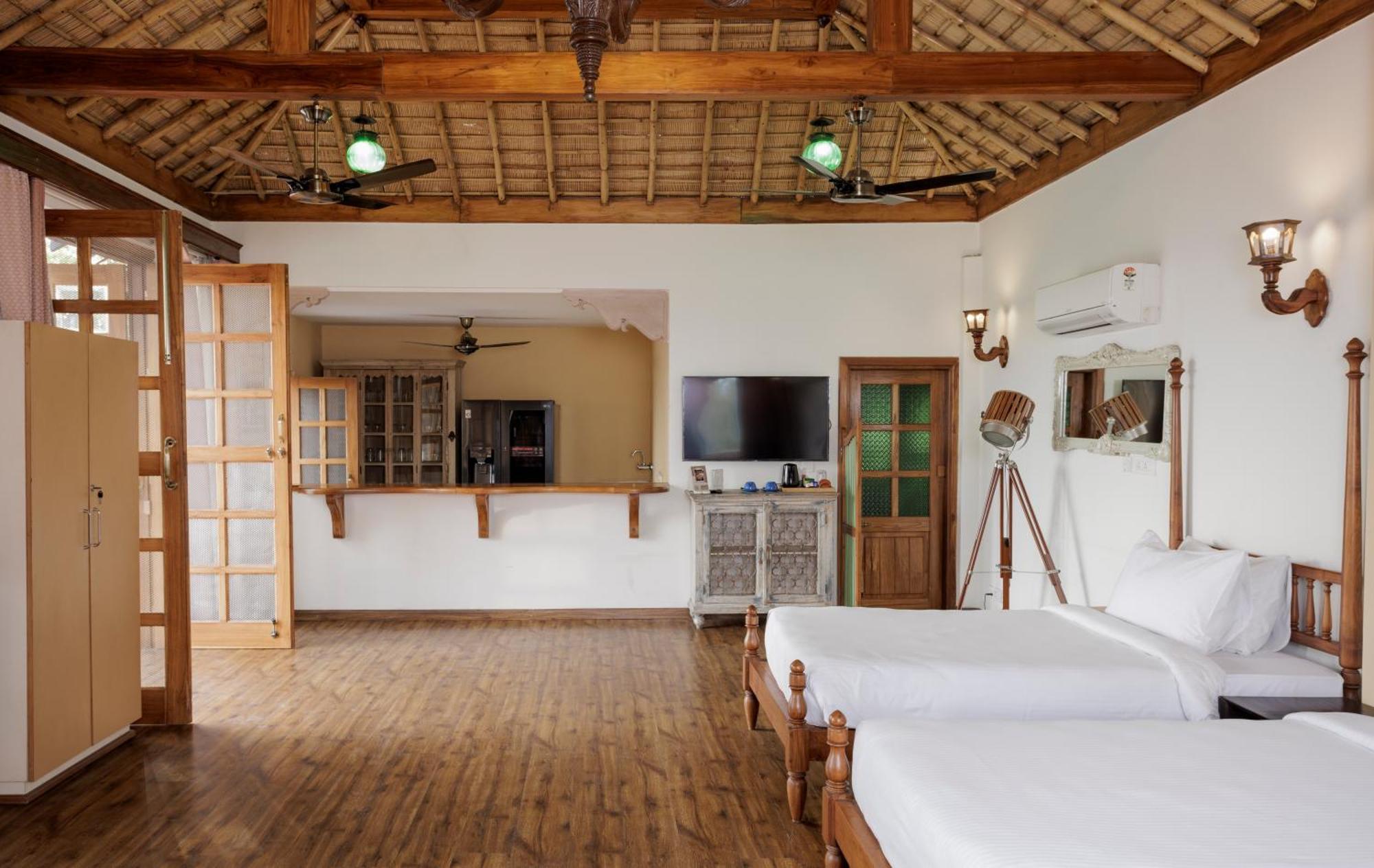 Hotel Namaste Dwaar - The Gateway To Rural India Khatauli Esterno foto
